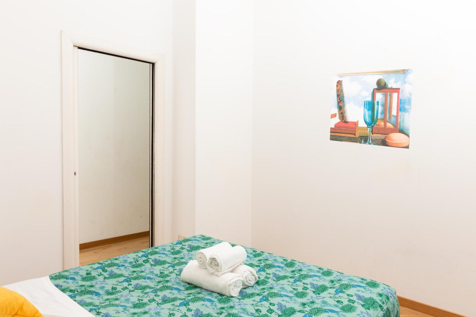 Free Parking Exclusive Apartment Magritte Style Milano Exterior foto